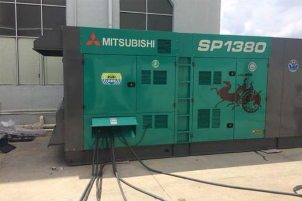 佛山为什么有些柴油发电机组的输出电压可以调节？