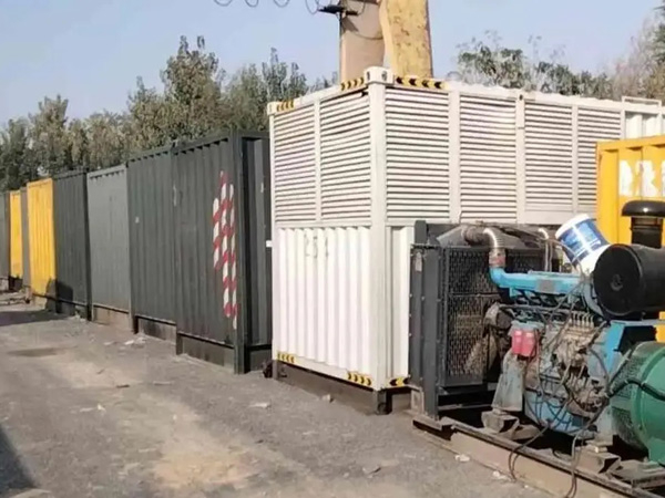 佛山200KW柴油发电机机组每小时油耗是多少？